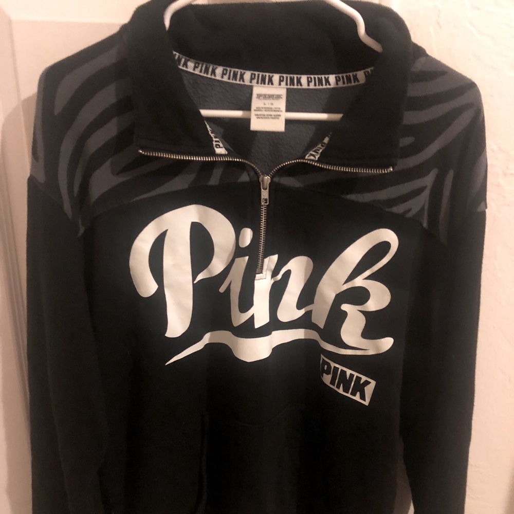 PINK Victoria’s Secret Sweatshirt pullover.